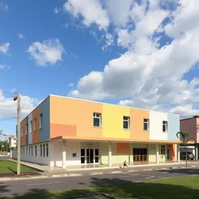 Teixeira de Freitas inaugura nova escola municipal